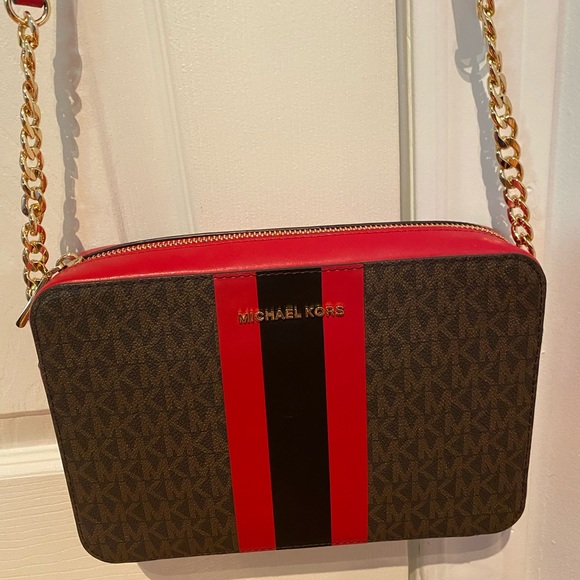 Michael Kors Handbags - Michael Kors crossbody
